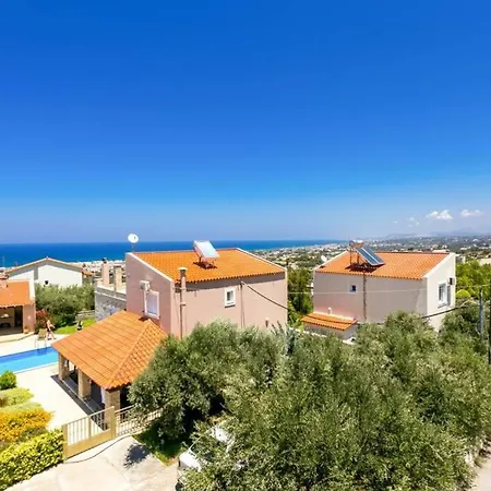 Modern Villa,stunning View,pool,bbq,1.5 Km From Town And The Beach! فيلة