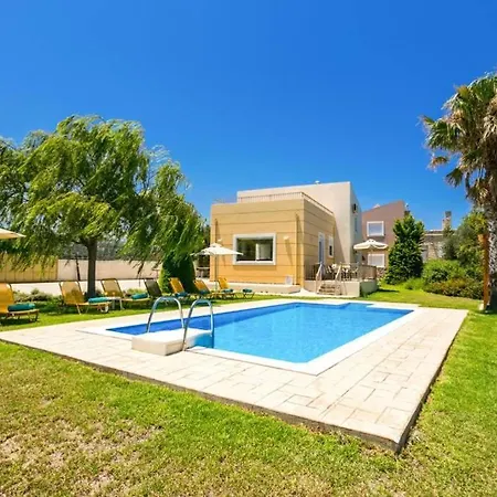 Modern Villa,stunning View,pool,bbq,1.5 Km From Town And The Beach! *