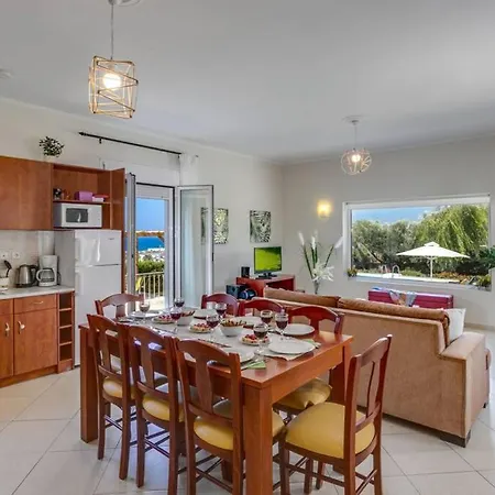 Βίλα Modern Villa,stunning View,pool,bbq,1.5 Km From Town And The Beach! *
