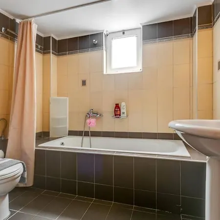 Βίλα Modern Villa,stunning View,pool,bbq,1.5 Km From Town And The Beach! *